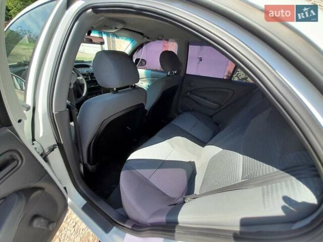 Білий Ніссан Альмера Класік, об'ємом двигуна 1.6 л та пробігом 138 тис. км за 4150 $, фото 7 на Automoto.ua