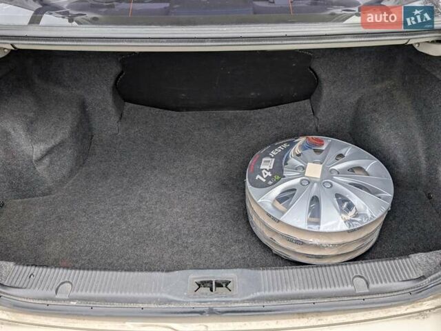 Бежевий Ніссан Альмера Класік, об'ємом двигуна 1.6 л та пробігом 148 тис. км за 4400 $, фото 12 на Automoto.ua