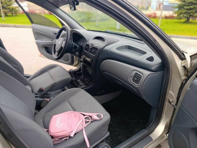 Бежевый Ниссан Альмера Классик, объемом двигателя 1.6 л и пробегом 300 тыс. км за 4100 $, фото 23 на Automoto.ua