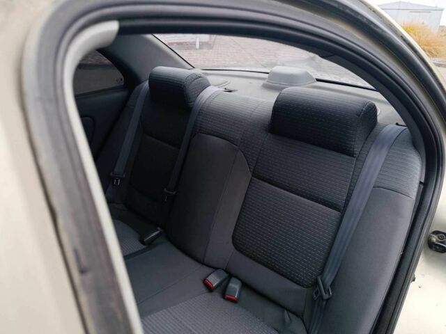 Бежевый Ниссан Альмера Классик, объемом двигателя 1.6 л и пробегом 300 тыс. км за 4100 $, фото 1 на Automoto.ua