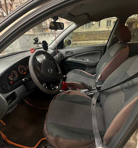 Бежевий Ніссан Альмера Класік, об'ємом двигуна 1.6 л та пробігом 170 тис. км за 5200 $, фото 4 на Automoto.ua