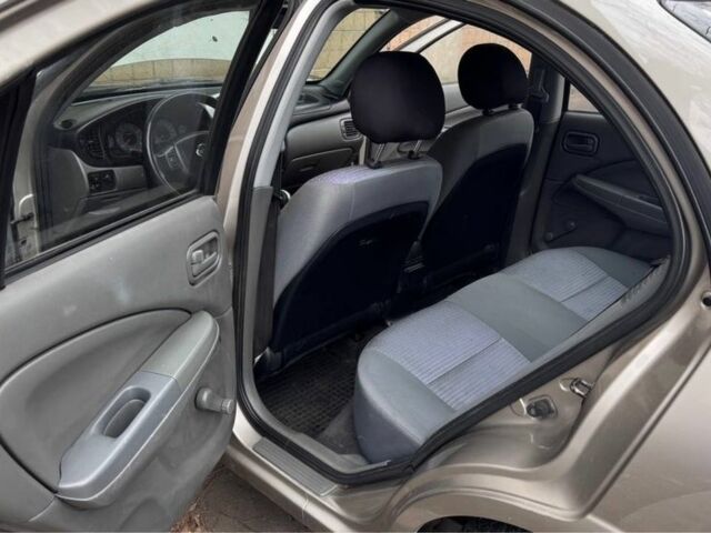 Бежевий Ніссан Альмера Класік, об'ємом двигуна 1.6 л та пробігом 175 тис. км за 5750 $, фото 5 на Automoto.ua