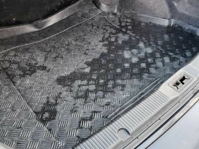 Чорний Ніссан Альмера Класік, об'ємом двигуна 1.6 л та пробігом 210 тис. км за 4600 $, фото 12 на Automoto.ua