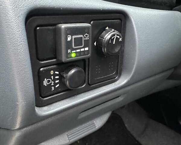 Чорний Ніссан Альмера Класік, об'ємом двигуна 1.6 л та пробігом 245 тис. км за 4600 $, фото 12 на Automoto.ua