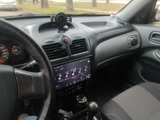 Черный Ниссан Альмера Классик, объемом двигателя 1.6 л и пробегом 262 тыс. км за 4500 $, фото 2 на Automoto.ua