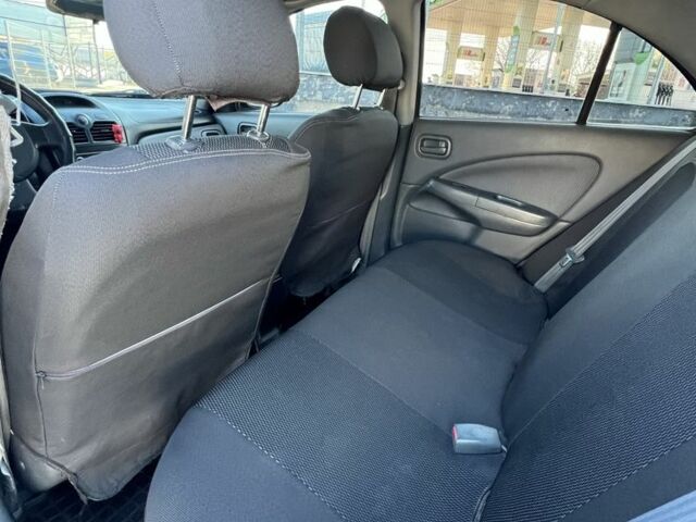 Черный Ниссан Альмера Классик, объемом двигателя 1.6 л и пробегом 250 тыс. км за 4800 $, фото 21 на Automoto.ua