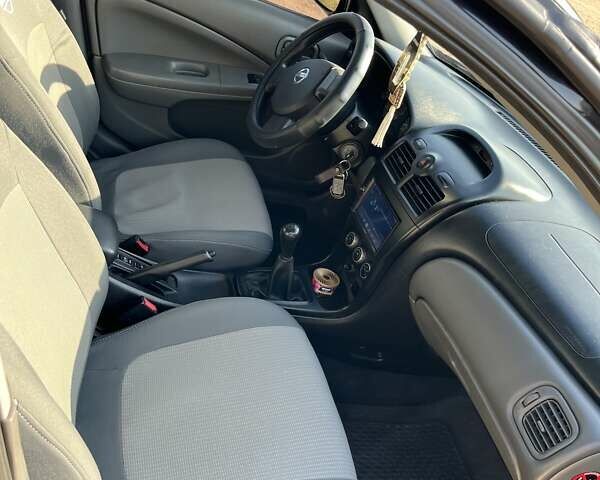 Черный Ниссан Альмера Классик, объемом двигателя 1.6 л и пробегом 150 тыс. км за 5100 $, фото 6 на Automoto.ua