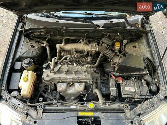 Черный Ниссан Альмера Классик, объемом двигателя 1.6 л и пробегом 155 тыс. км за 4200 $, фото 5 на Automoto.ua