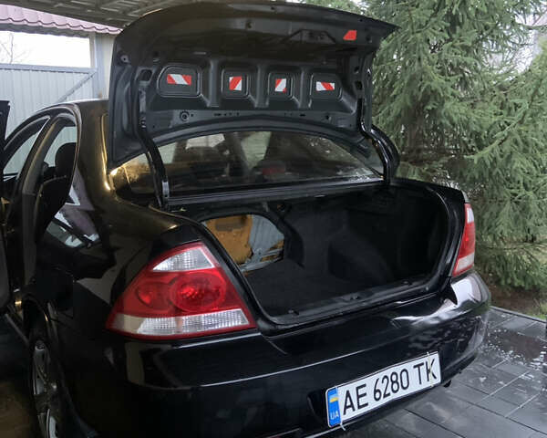Черный Ниссан Альмера Классик, объемом двигателя 1.6 л и пробегом 205 тыс. км за 4750 $, фото 2 на Automoto.ua