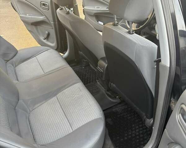 Черный Ниссан Альмера Классик, объемом двигателя 1.6 л и пробегом 261 тыс. км за 5100 $, фото 11 на Automoto.ua