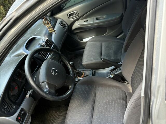 Сірий Ніссан Альмера Класік, об'ємом двигуна 0 л та пробігом 230 тис. км за 4200 $, фото 5 на Automoto.ua