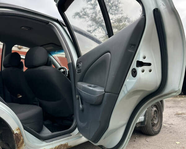 Сірий Ніссан Альмера Класік, об'ємом двигуна 1.6 л та пробігом 261 тис. км за 2700 $, фото 13 на Automoto.ua