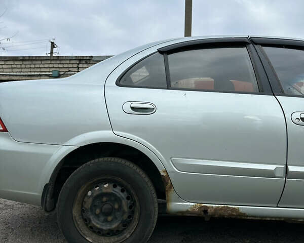 Сірий Ніссан Альмера Класік, об'ємом двигуна 1.6 л та пробігом 261 тис. км за 2700 $, фото 3 на Automoto.ua