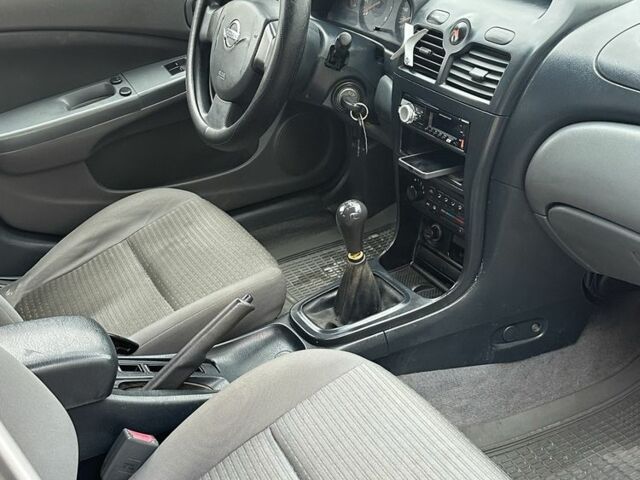 Серый Ниссан Альмера Классик, объемом двигателя 1.6 л и пробегом 210 тыс. км за 3790 $, фото 5 на Automoto.ua