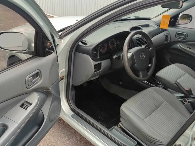 Серый Ниссан Альмера Классик, объемом двигателя 1.6 л и пробегом 215 тыс. км за 3999 $, фото 17 на Automoto.ua