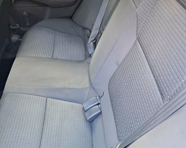 Серый Ниссан Альмера Классик, объемом двигателя 1.6 л и пробегом 320 тыс. км за 3500 $, фото 5 на Automoto.ua