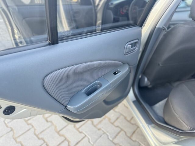 Серый Ниссан Альмера Классик, объемом двигателя 1.6 л и пробегом 340 тыс. км за 4199 $, фото 14 на Automoto.ua