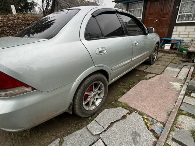 Сірий Ніссан Альмера Класік, об'ємом двигуна 1.6 л та пробігом 300 тис. км за 4200 $, фото 3 на Automoto.ua