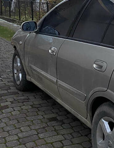 Сірий Ніссан Альмера Класік, об'ємом двигуна 1.6 л та пробігом 330 тис. км за 2450 $, фото 4 на Automoto.ua