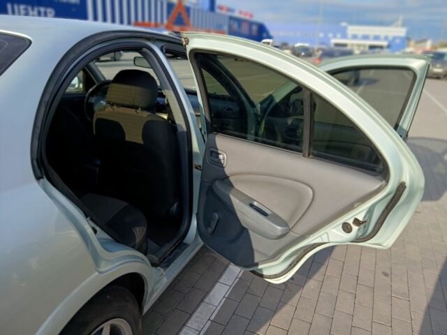 Серый Ниссан Альмера Классик, объемом двигателя 1.6 л и пробегом 255 тыс. км за 4900 $, фото 3 на Automoto.ua