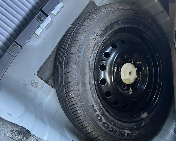 Серый Ниссан Альмера Классик, объемом двигателя 1.6 л и пробегом 198 тыс. км за 5200 $, фото 18 на Automoto.ua