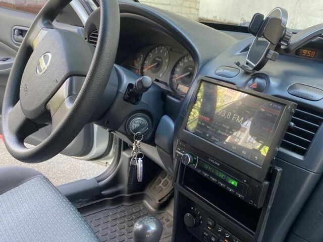 Серый Ниссан Альмера Классик, объемом двигателя 1.6 л и пробегом 150 тыс. км за 4500 $, фото 2 на Automoto.ua