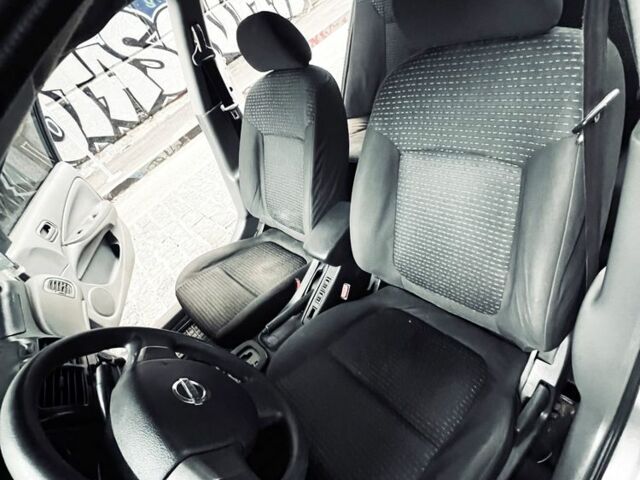 Серый Ниссан Альмера Классик, объемом двигателя 1.6 л и пробегом 250 тыс. км за 4300 $, фото 6 на Automoto.ua