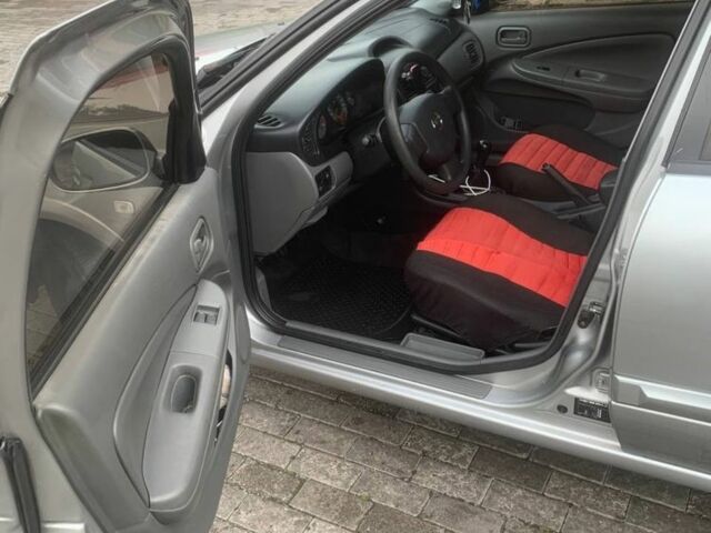 Сірий Ніссан Альмера Класік, об'ємом двигуна 1.6 л та пробігом 3 тис. км за 382 $, фото 6 на Automoto.ua