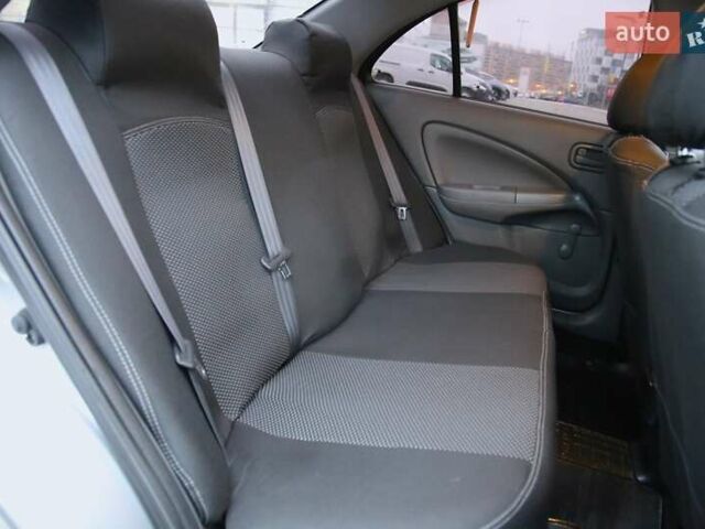 Серый Ниссан Альмера Классик, объемом двигателя 1.6 л и пробегом 93 тыс. км за 6100 $, фото 7 на Automoto.ua