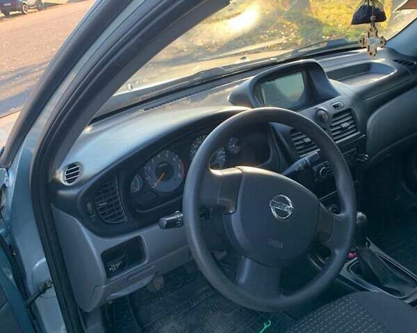Серый Ниссан Альмера Классик, объемом двигателя 1.6 л и пробегом 204 тыс. км за 4900 $, фото 2 на Automoto.ua