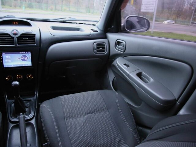 Серый Ниссан Альмера Классик, объемом двигателя 1.6 л и пробегом 96 тыс. км за 6100 $, фото 11 на Automoto.ua