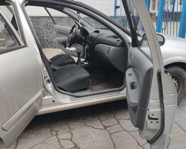Серый Ниссан Альмера Классик, объемом двигателя 1.6 л и пробегом 130 тыс. км за 6200 $, фото 12 на Automoto.ua