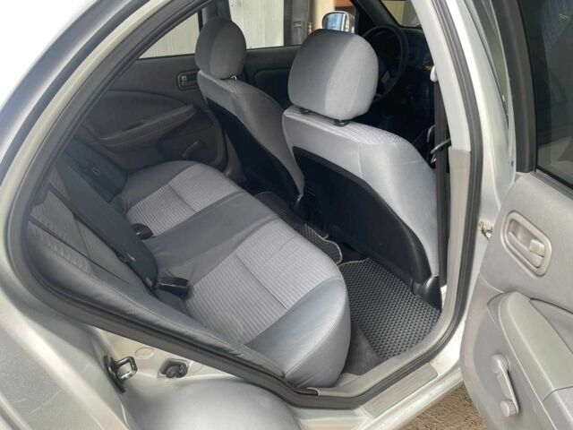 Серый Ниссан Альмера Классик, объемом двигателя 1.6 л и пробегом 160 тыс. км за 6300 $, фото 5 на Automoto.ua