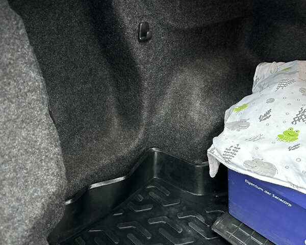 Серый Ниссан Альмера Классик, объемом двигателя 1.6 л и пробегом 70 тыс. км за 7000 $, фото 17 на Automoto.ua