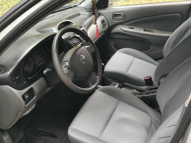 Сірий Ніссан Альмера Класік, об'ємом двигуна 1.6 л та пробігом 174 тис. км за 5600 $, фото 5 на Automoto.ua