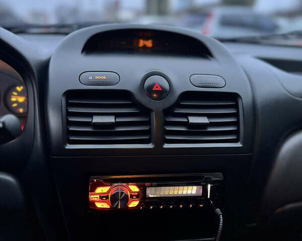 Сірий Ніссан Альмера Класік, об'ємом двигуна 1.6 л та пробігом 78 тис. км за 6500 $, фото 12 на Automoto.ua