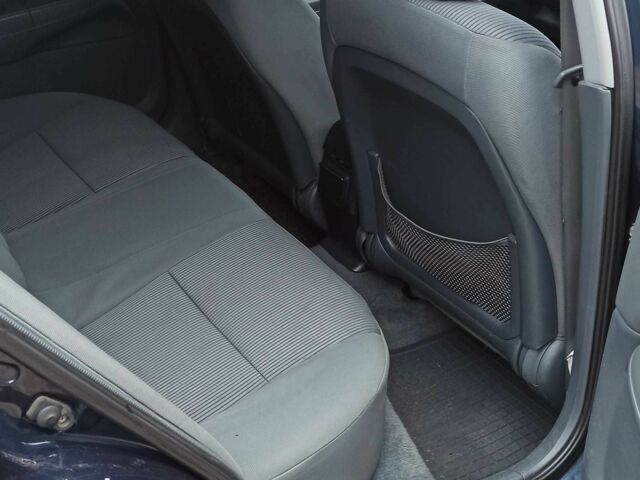 Синий Ниссан Альмера Классик, объемом двигателя 1.6 л и пробегом 211 тыс. км за 3700 $, фото 5 на Automoto.ua