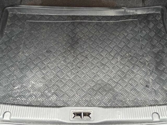 Синий Ниссан Альмера Классик, объемом двигателя 1.6 л и пробегом 211 тыс. км за 3700 $, фото 14 на Automoto.ua