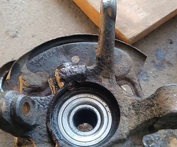 Синий Ниссан Альмера Классик, объемом двигателя 1.6 л и пробегом 290 тыс. км за 3500 $, фото 5 на Automoto.ua