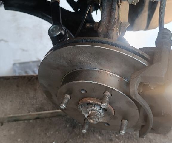 Синий Ниссан Альмера Классик, объемом двигателя 1.6 л и пробегом 290 тыс. км за 3500 $, фото 6 на Automoto.ua