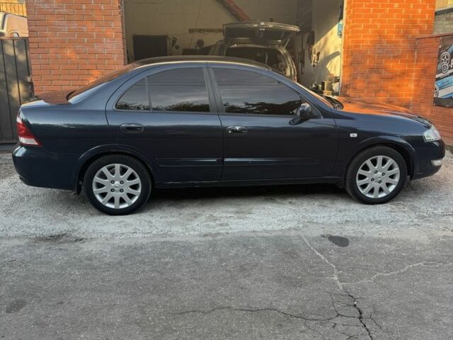 Синий Ниссан Альмера Классик, объемом двигателя 1.6 л и пробегом 310 тыс. км за 3500 $, фото 3 на Automoto.ua