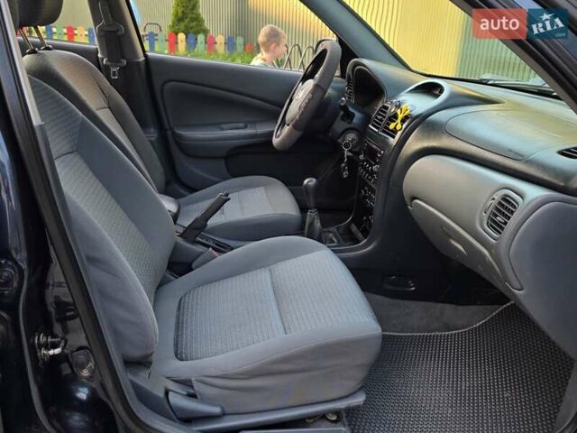 Синий Ниссан Альмера Классик, объемом двигателя 1.6 л и пробегом 215 тыс. км за 3799 $, фото 28 на Automoto.ua