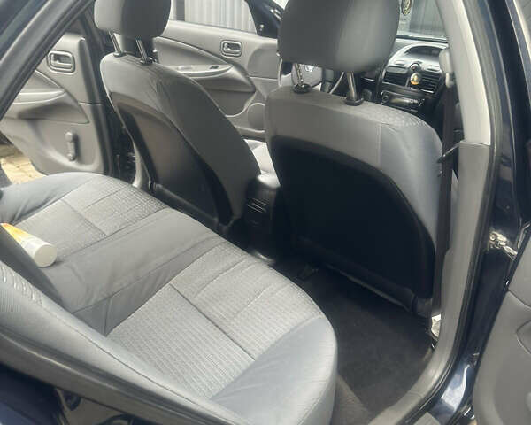 Синий Ниссан Альмера Классик, объемом двигателя 1.6 л и пробегом 180 тыс. км за 5500 $, фото 10 на Automoto.ua