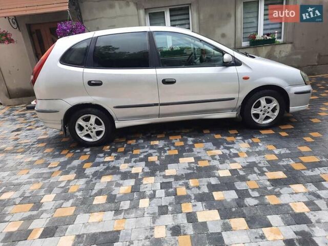 Серый Ниссан Альмера Тино, объемом двигателя 2.18 л и пробегом 300 тыс. км за 3800 $, фото 1 на Automoto.ua