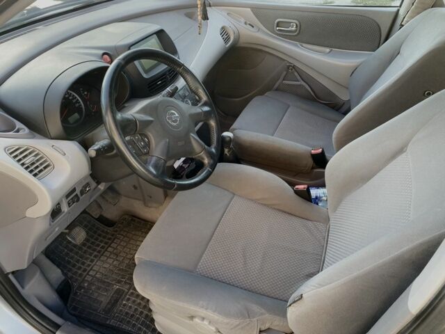 Серый Ниссан Альмера Тино, объемом двигателя 1.8 л и пробегом 185 тыс. км за 5300 $, фото 5 на Automoto.ua