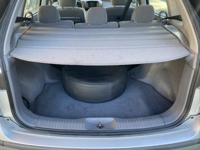 Серый Ниссан Альмера Тино, объемом двигателя 1.8 л и пробегом 185 тыс. км за 5300 $, фото 7 на Automoto.ua