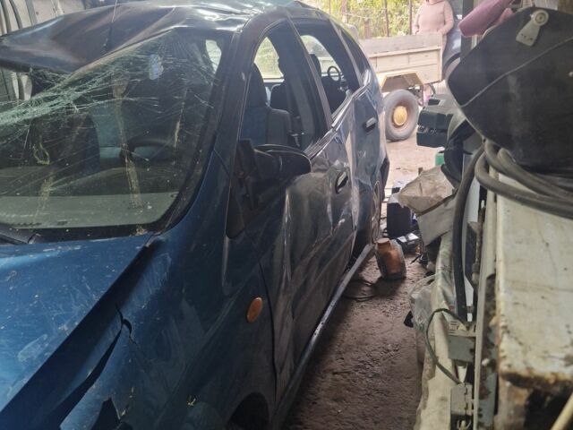 Зелений Ніссан Альмера Тіна, об'ємом двигуна 2 л та пробігом 101 тис. км за 1000 $, фото 6 на Automoto.ua