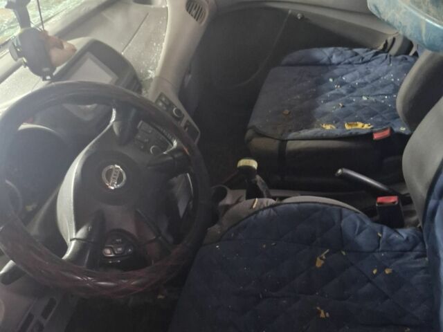 Зелений Ніссан Альмера Тіна, об'ємом двигуна 2 л та пробігом 101 тис. км за 1000 $, фото 10 на Automoto.ua