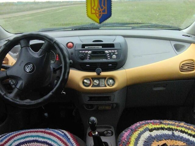 Зеленый Ниссан Альмера Тино, объемом двигателя 2.2 л и пробегом 350 тыс. км за 2100 $, фото 1 на Automoto.ua