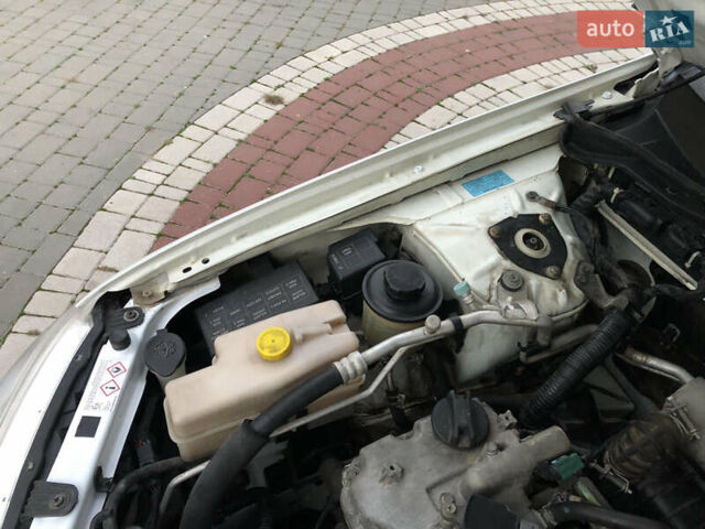 Белый Ниссан Альмера, объемом двигателя 1.6 л и пробегом 187 тыс. км за 5300 $, фото 40 на Automoto.ua